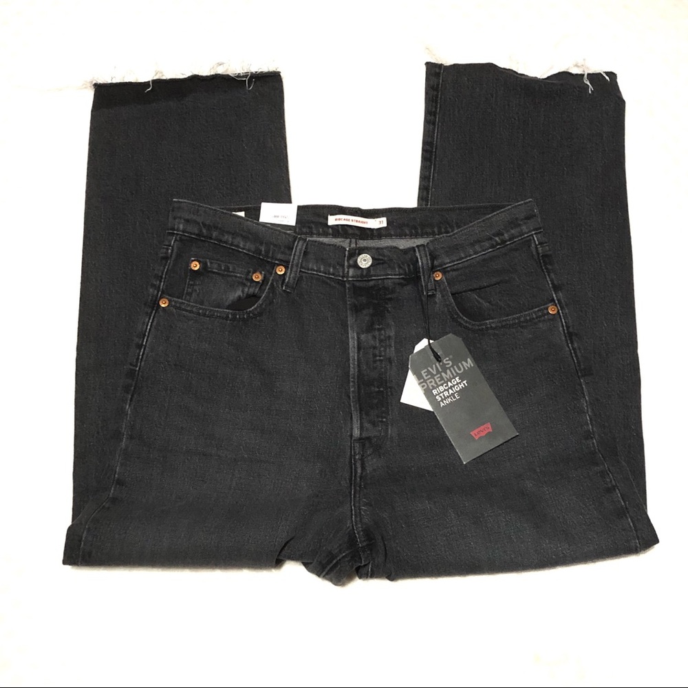 NWT Levi’s ribcage straight ankle cropped jeans 30